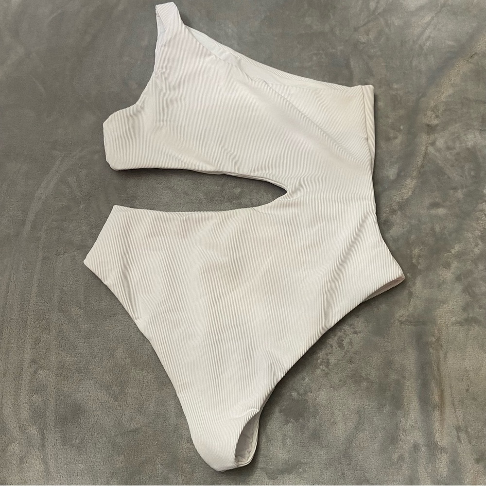 New! Beach Riot Celine one piece swimsuit white 24687 - Picture 13 of 15